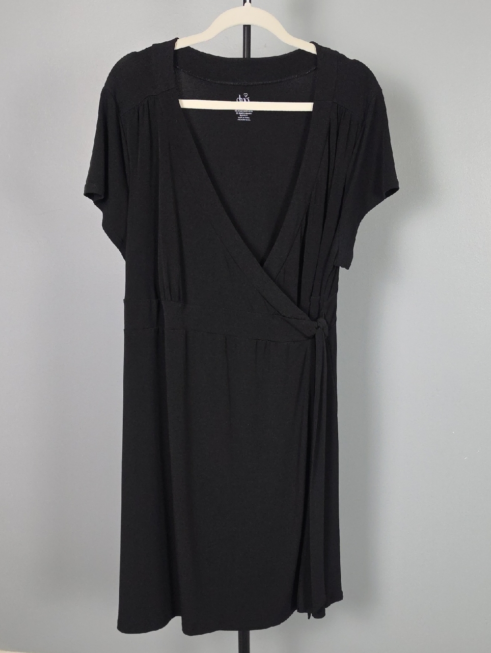 Duo Maternity Black V-Neck Wrap Dress Size 2X